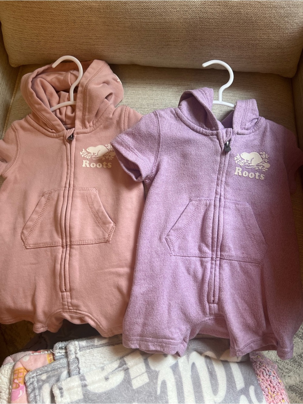 Roots baby Short-Sleeve Hooded One-Piece Romper in Pink and Lavender 3-6 months